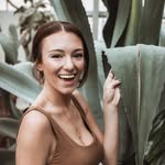 Devon Ashley: Brand Photographer & UGC - @highvibephoto - Instagram