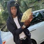 Devon Benton - @thatsdevb - Instagram