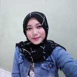 Dewi Listiyani - @dewilistiyani212 - Instagram