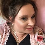 Diane Pepper - @indulgeyourselfwithbodyshop - Instagram