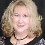 Diane Proffitt - @queenbee0426 - Instagram