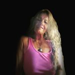 Dianne Saunders - @deedee091190 - Instagram