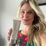 Danielle Naughton - @san_diego_skincare - Instagram