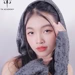 Diệp Châu Anh - Catwalk - @vickyn2405 - Instagram