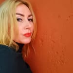 Dina - @dinabond30 - Instagram