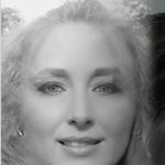 Dina Elliott - @annelliott40 - Instagram