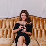 Dina Holman Walker - @dinamarieupnorth - Instagram