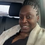 Dionne Harris - @deedarkchocolate - Instagram