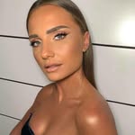 @dollygross34 - Instagram