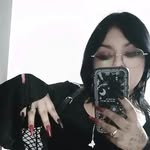 Dominique León - @rxse.raven - Instagram