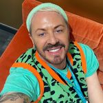 Donald McInnes - @dmchairmakeup - Instagram