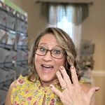 Donna Gomes - @glittermeupwithdonna - Instagram