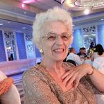 Donna Strawbridge - @donna.strawbridge.86 - Instagram