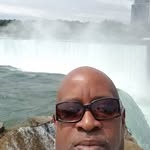 Donnell Lewis - @donnell.lewis.3152 - Instagram