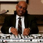 Donnell Robinson - @chi_dr - Instagram