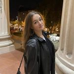 Becker Dóra - @doraabecker - Instagram