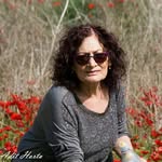 Dora Bushari - @dorabushari - Instagram