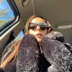 Zena majka poduzetnica - @dora.hilton - Instagram
