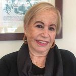 Dora Arana Holder - @aranaholder - Instagram