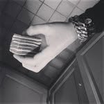 Dora Mcguire - @tuchedarmi - Instagram