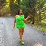 Doreen Edwards - @foxyladyflex - Instagram