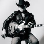 Hollis Dorian - @hollisdorianmusic - Instagram