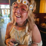 Doris Cunningham - @doedoe74 - Instagram