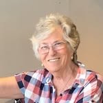 Doris Howell - @doris.howell.98 - Instagram