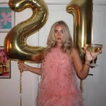 Lindsay Doris - @lindsaydoris27 - Instagram