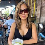 Doris Yip - @livinlyfe42day - Instagram
