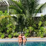 Sophie-Anne and Stacey👯‍♀️💅🏾 - @dottie_shortie - Instagram