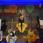 Dylan hyde - @815_guitarz - Instagram