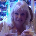 Annette Earl - @bess.earl - Instagram