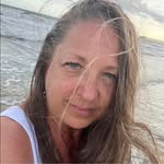 Laura Earl Burnett - @lauralee815 - Instagram