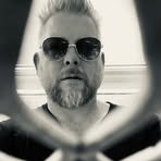 Earl Burns - Facebook
