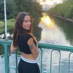 Lauren Earl - @laurenearl - Instagram