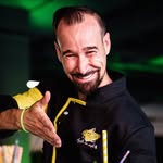 Ernest Ross | Flair Bartender - @rossflaircocteleria - Instagram