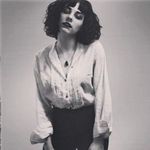 𝐄𝐛𝐨𝐧𝐲 𝐁𝐚𝐭𝐞𝐬 - @hislittleblackbird - Instagram