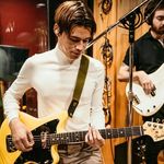 Eddie Chow - @eddie_eeeee - Instagram