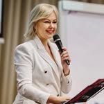 Mayer Edith - @mayer__edith - Instagram