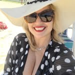 Edna Strong - @ednastrong - Instagram