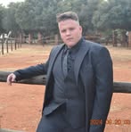Edward Holtzhauzen - Facebook