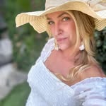 Eileen Bentley - @bent_leyeileen - Instagram