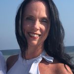 Eileen - @eileenlyons310 - Instagram