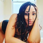Elaine Gordon - @beer.n.bodysuits - Instagram