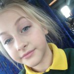 Lowri Elaine Bateman - @beauty_nastics101 - Instagram