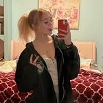Elaina riddle - @moreweirdelaina - Instagram