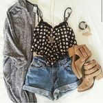 Eleanor Lawrence - @geek_sheek_fashion_ - Instagram