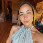 Carla Briones - @elena.brioness - Instagram