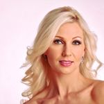 Elena Fuller - @divineverse - Instagram